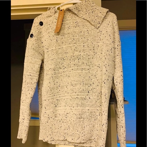 Sweater - Picture 3 of 3